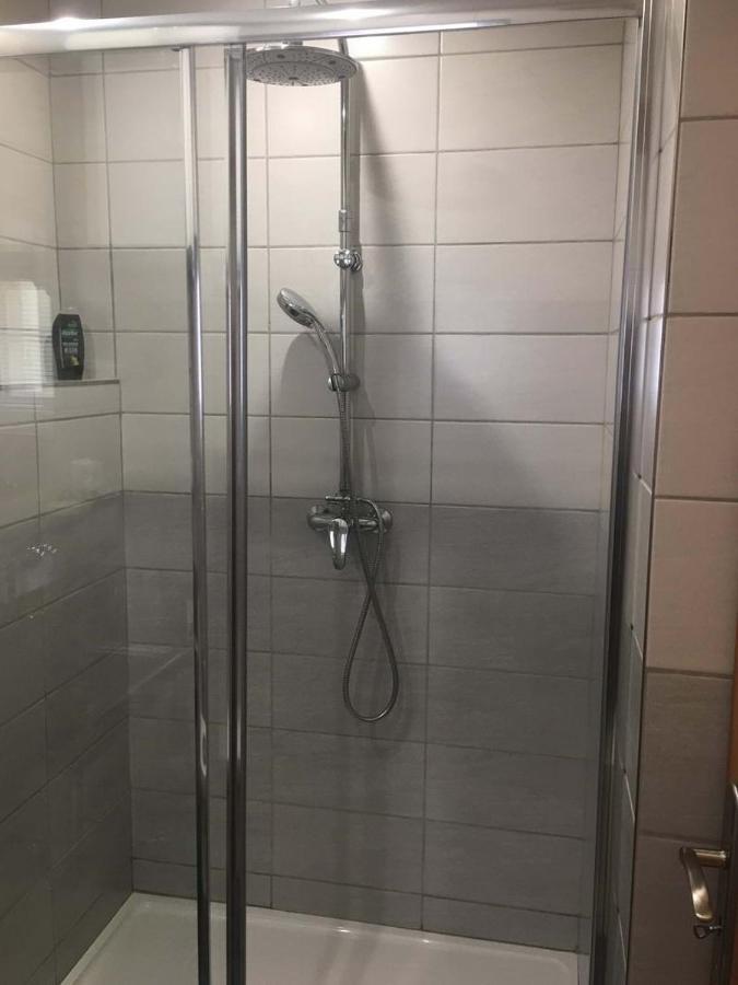 Male Utulne Studio S Koupelnou A Kuchynkou Svinarov Eksteriør billede